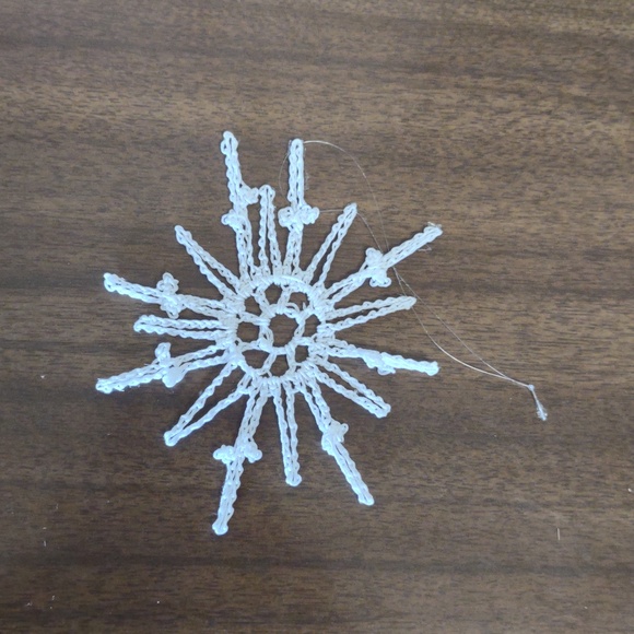 White Hand  Crochet Snowflake Christmas Tree Ornaments - Picture 6 of 7